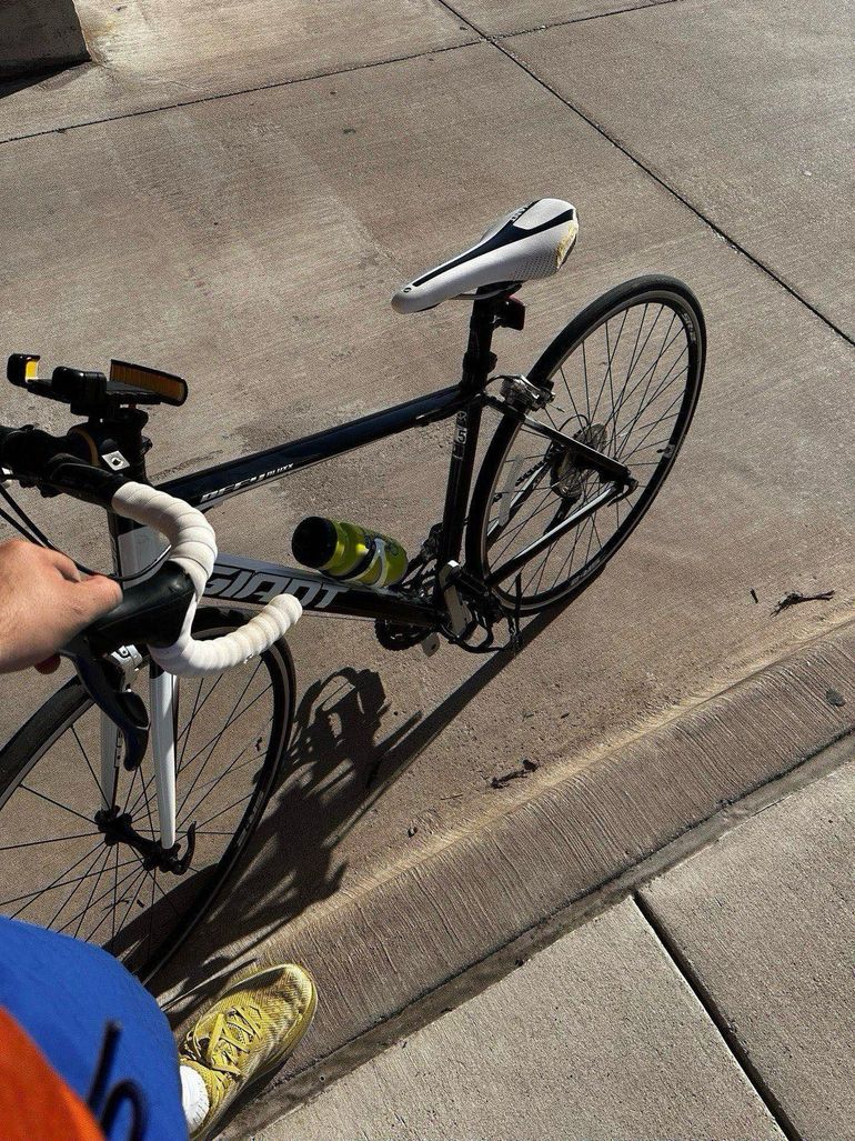 Used Giant Defy 2 Disc 2016 2016 Road & Gravel, White — image 7 of 16