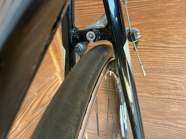 Used Giant Defy 2 Disc 2016 2016 Road & Gravel, White — image 4 of 16