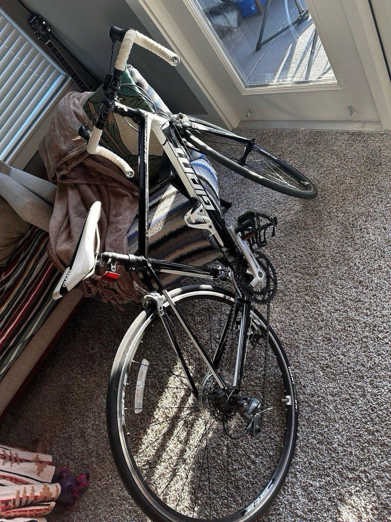 Used Giant Defy 2 Disc 2016 2016 Road & Gravel, White — image 8 of 16