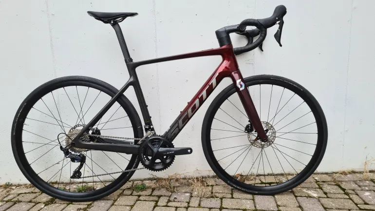Used Scott Addict Eride 30 2023 Road & Gravel, Red — image 1 of 4