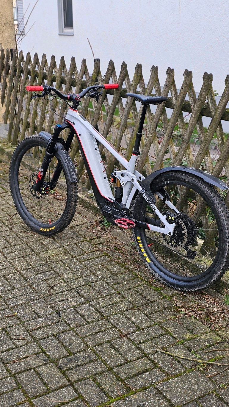 Used Giant Reign E+ 1 2022 2022 Mountainbike, Light Gray, 29 — image 1 of 10