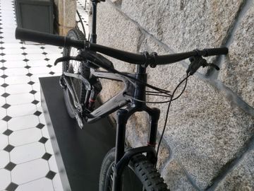 Trek Slash 9.8 GX 2022 2022 Mountainbike usato, Nero — immagine 2 di 6