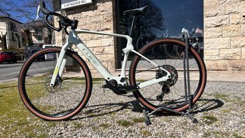 Used CUBE NUROAD HYBRID C:62, RACE 400X 2025 2025 Road & Gravel, White — image 5 of 7