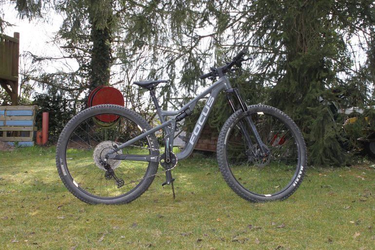 Used Focus Thron 6.8 2021 2021 Mountainbike, Light Gray, 29 — image 5 of 6