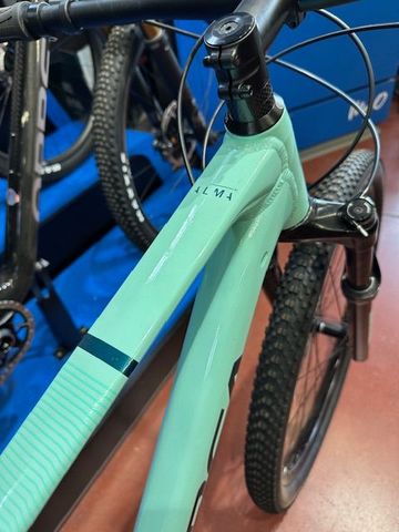 Tweedehands Orbea ALMA H10-EAGLE 2024 2024 Mountainbike — afbeelding 3 van 3