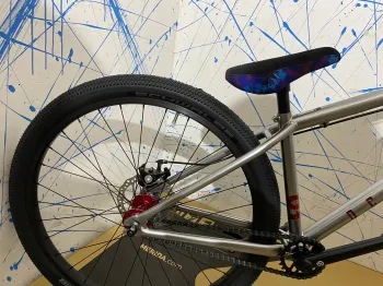Used Octane One Dirt bike Octane one Diezel 26" NEW 2022 Mountainbike, Light Gray — image 5 of 7