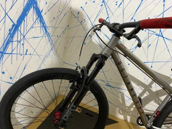 Used Octane One Dirt bike Octane one Diezel 26" NEW 2022 Mountainbike, Light Gray — image 4 of 7