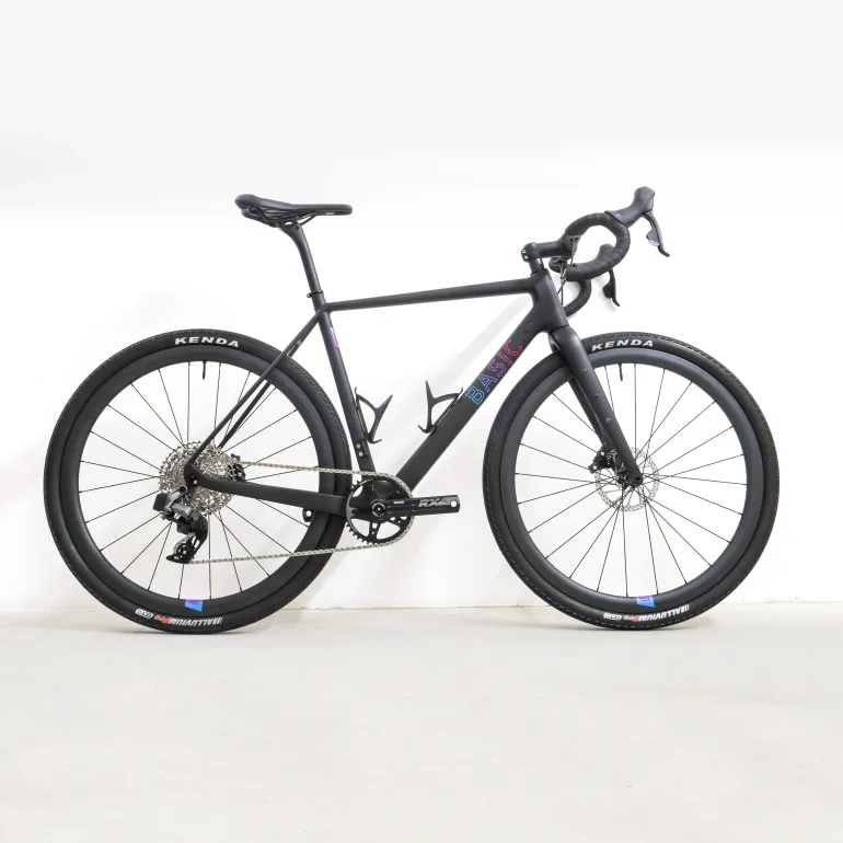 BASIC Bikes Carbon Gravel Bike mit Rival AXS, Carbon Laufradsatz