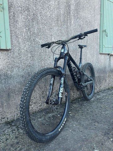 Tweedehands Marin Alpine Trail Carbon 2 2024 2024 Mountainbike — afbeelding 3 van 4