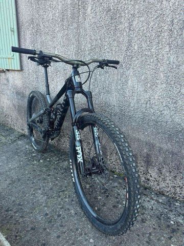 Tweedehands Marin Alpine Trail Carbon 2 2024 2024 Mountainbike — afbeelding 2 van 4