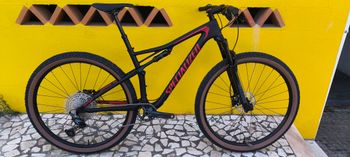 Used Specialized Men's Epic Comp Carbon 2018 2018 Mountainbike, Black, 29 — image 1 of 15