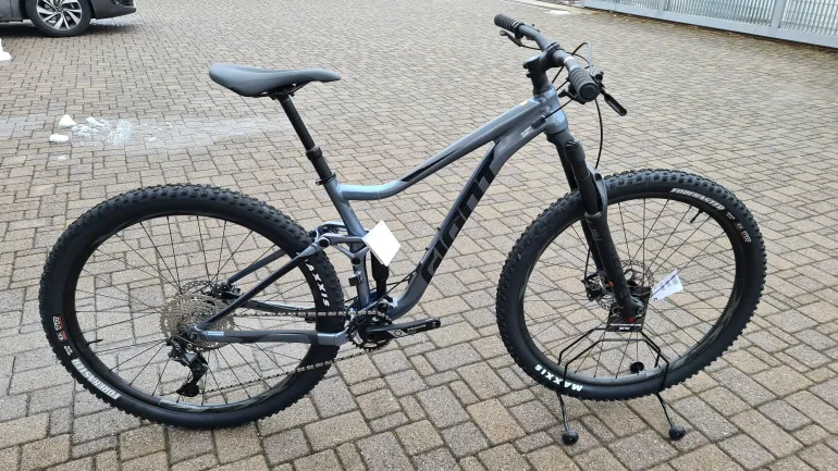 Used Giant Stance 29 2 2022 Mountainbike, Light Gray, 29 — image 1 of 4