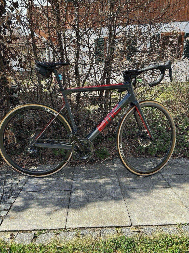 Used BMC Teammachine SLR01 DISC ONE 2019 2019 Road & Gravel, Hellgrau — image 1 of 3
