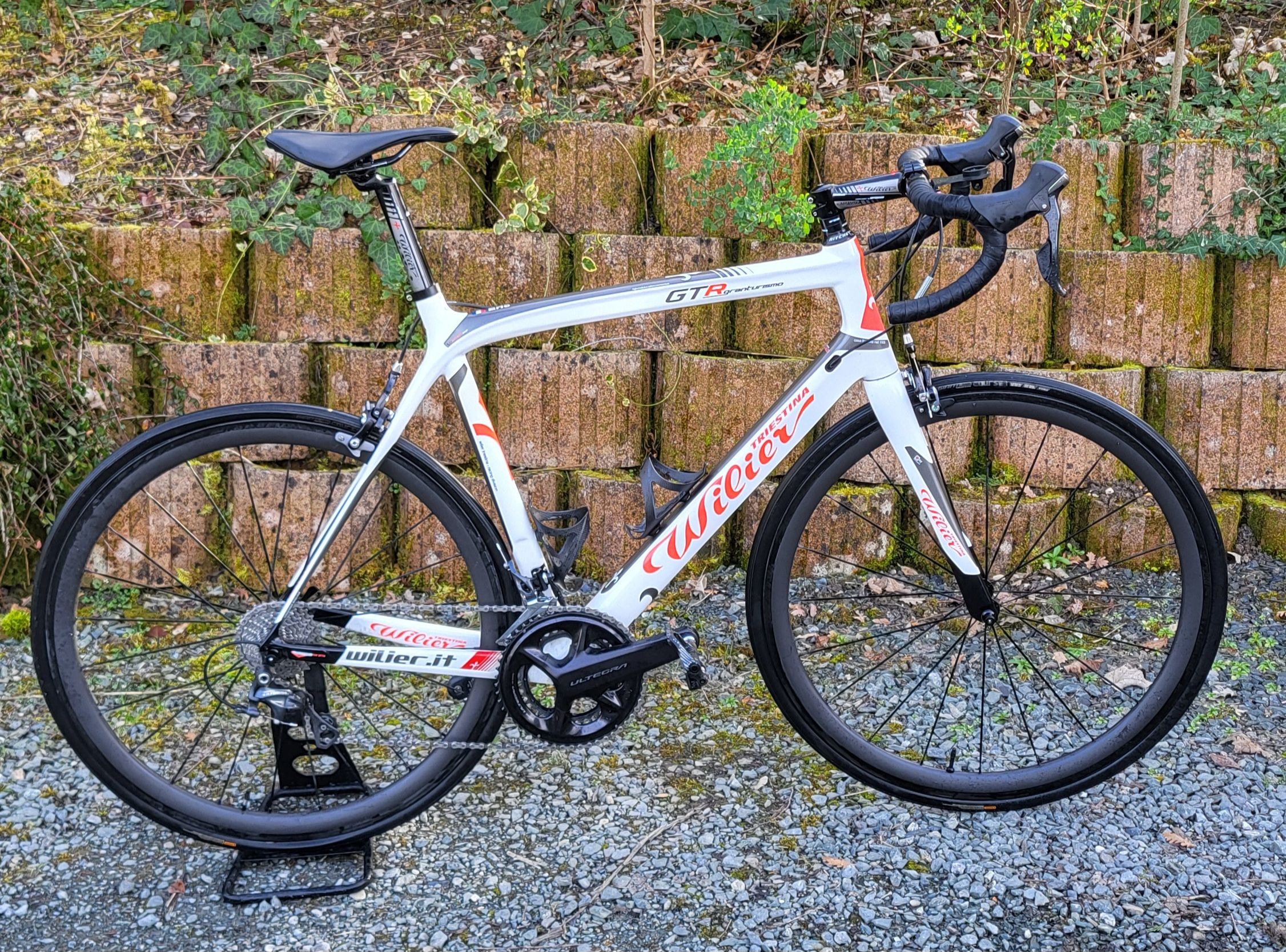 Wilier GTR granturismo used in 56 cm | buycycle