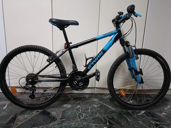 Used ROCKRIDER 24" rockrider 500 2023 Mountainbike — image 1 of 3