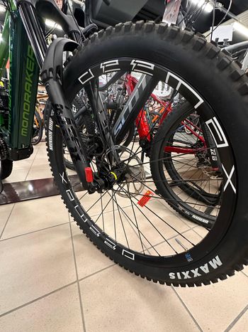 Tweedehands Mondraker CRAFTY R 2024 2024 Mountainbike — afbeelding 2 van 5