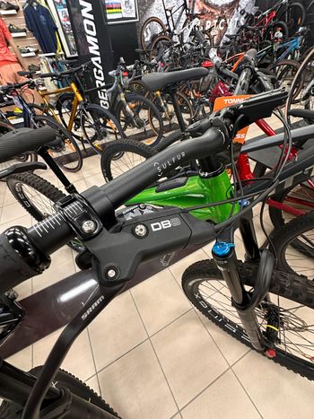 Tweedehands Mondraker CRAFTY R 2024 2024 Mountainbike — afbeelding 3 van 5