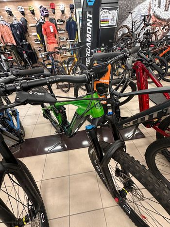 Tweedehands Mondraker CRAFTY R 2024 2024 Mountainbike — afbeelding 4 van 5