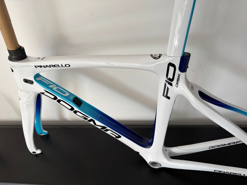 Używany Pinarello Dogma F10 Disk Frameset 2021 2021 Road & Gravel — zdjęcie 2 z 4