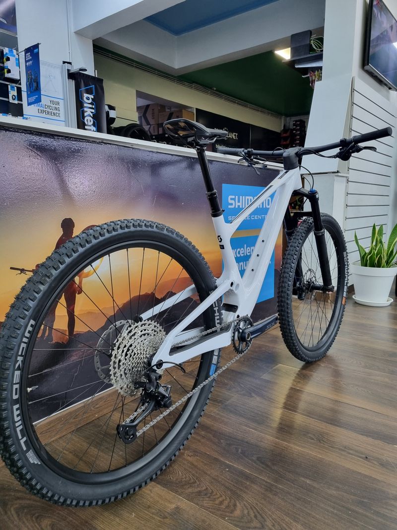Scott Spark 930 2024 2024 Mountainbike d'occasion — image 2 sur 3
