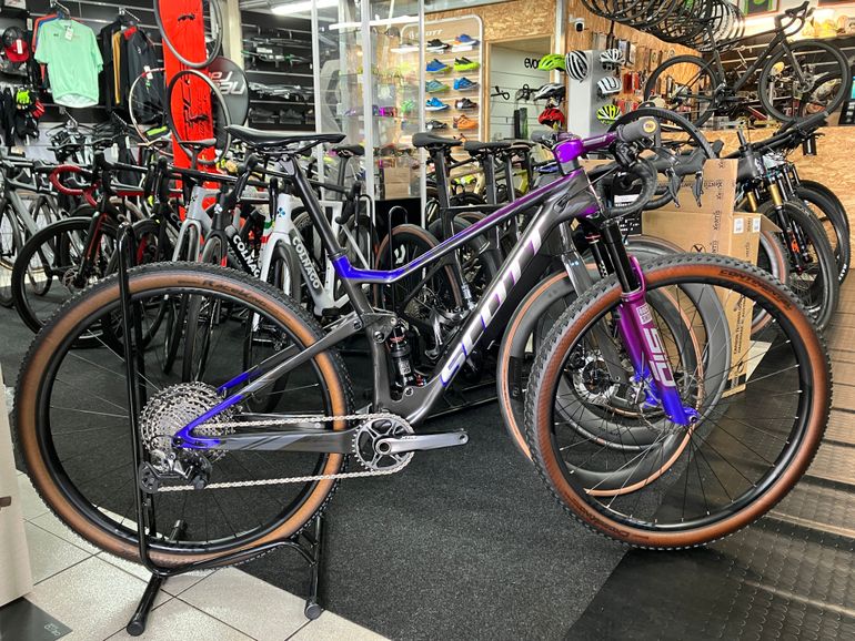 Used Scott Spark supersonic 2022 Mountainbike, Purple — image 1 of 9