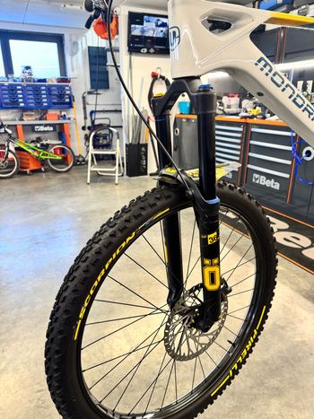 Gebrauchtes Mondraker NEAT RR 2024 2024 Mountainbike, Weiß, 29 — Bild 2 von 9