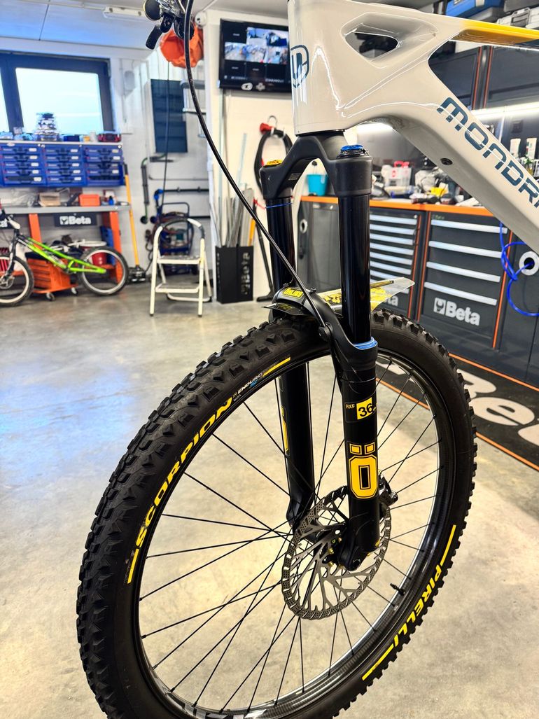 Gebrauchtes Mondraker NEAT RR 2024 2024 Mountainbike, Weiß, 29 — Bild 2 von 9