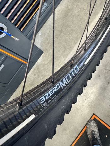Gebrauchtes Mondraker NEAT RR 2024 2024 Mountainbike, Weiß, 29 — Bild 6 von 9