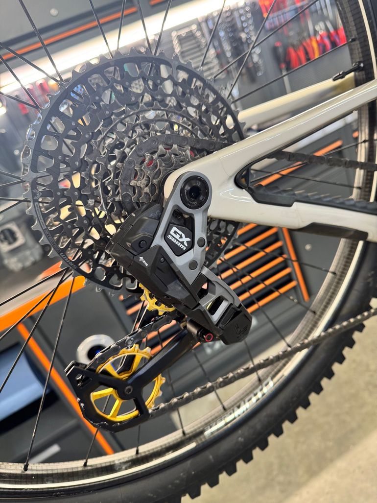 Gebrauchtes Mondraker NEAT RR 2024 2024 Mountainbike, Weiß, 29 — Bild 5 von 9