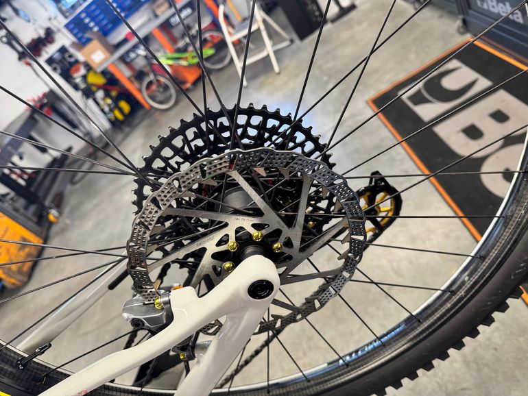 Gebrauchtes Mondraker NEAT RR 2024 2024 Mountainbike, Weiß, 29 — Bild 4 von 9
