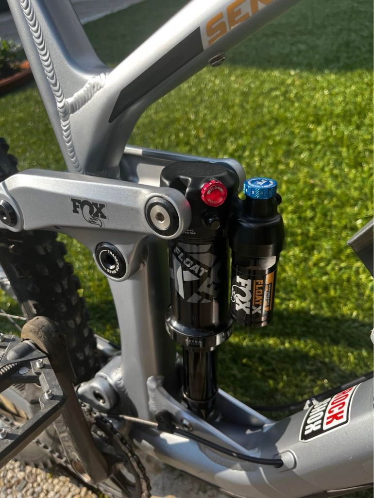 Used Transition Sentinel Shimano Deore XT 2024 Mountainbike, Light Gray, 29 — image 6 of 9