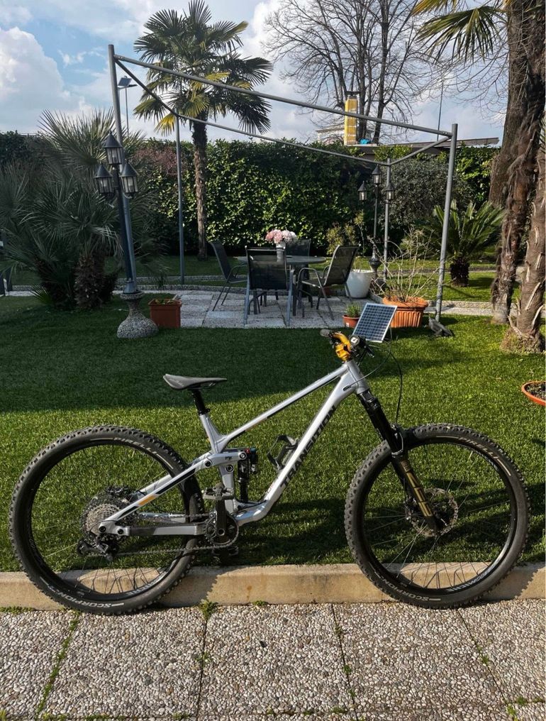 Used Transition Sentinel Shimano Deore XT 2024 Mountainbike, Light Gray, 29 — image 3 of 9