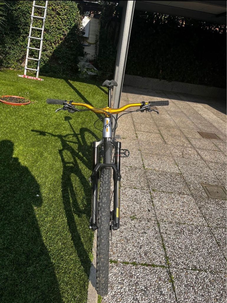 Used Transition Sentinel Shimano Deore XT 2024 Mountainbike, Light Gray, 29 — image 4 of 9