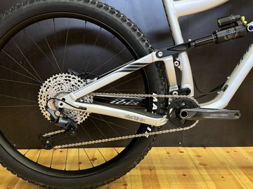 Used Ibis Ripmo AF Deore 2022 2022 Mountainbike, Light Gray, 29 — image 3 of 9