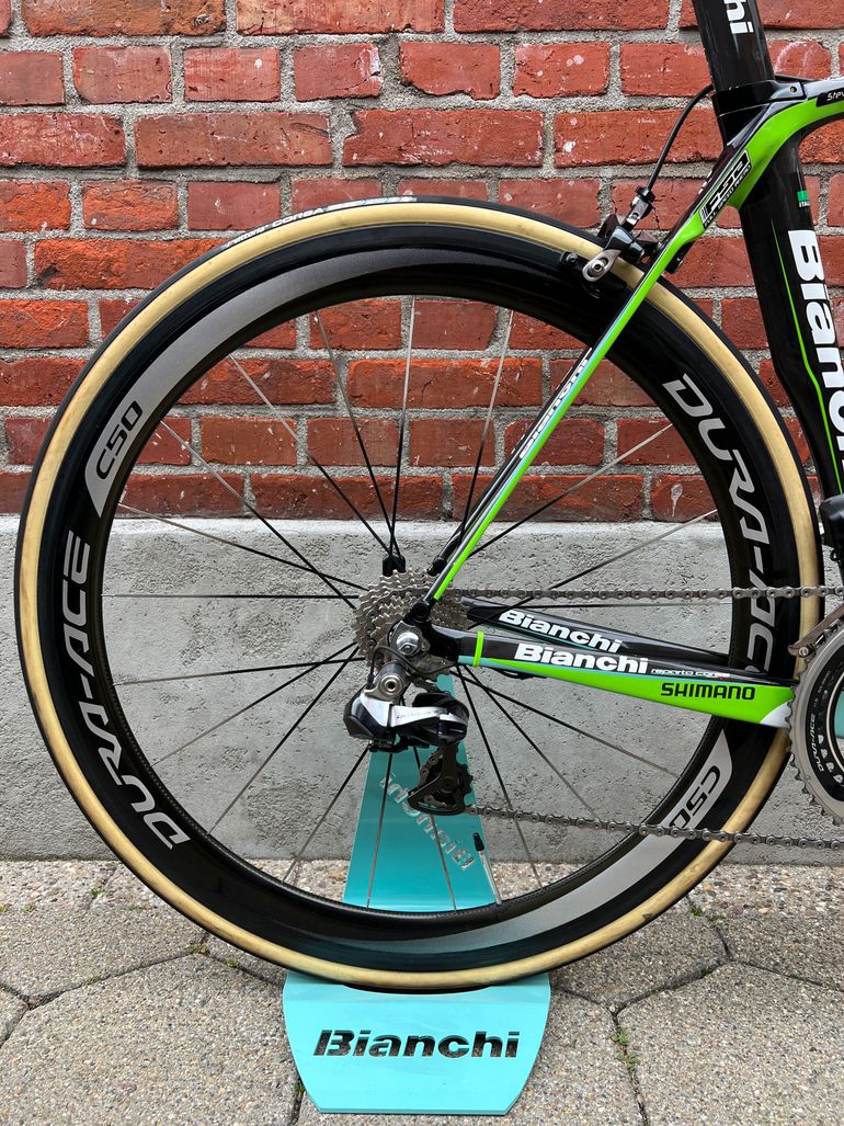 Used Bianchi Bianchi Oltre XR2 Team Belkin (Steven Kruiswijk) Carbon/Shimano Dura Ace Di2/Size 57/Good Condition! 2015 Road & Gravel — image 14 of 14
