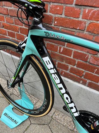 Used Bianchi Bianchi Oltre XR2 Team Belkin (Steven Kruiswijk) Carbon/Shimano Dura Ace Di2/Size 57/Good Condition! 2015 Road & Gravel — image 9 of 14