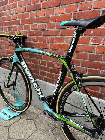 Used Bianchi Bianchi Oltre XR2 Team Belkin (Steven Kruiswijk) Carbon/Shimano Dura Ace Di2/Size 57/Good Condition! 2015 Road & Gravel — image 13 of 14