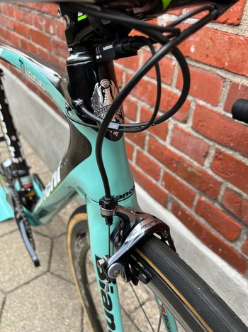 Used Bianchi Bianchi Oltre XR2 Team Belkin (Steven Kruiswijk) Carbon/Shimano Dura Ace Di2/Size 57/Good Condition! 2015 Road & Gravel — image 2 of 14