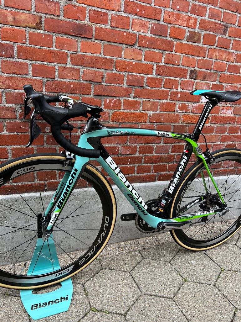 Used Bianchi Bianchi Oltre XR2 Team Belkin (Steven Kruiswijk) Carbon/Shimano Dura Ace Di2/Size 57/Good Condition! 2015 Road & Gravel — image 10 of 14
