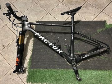 Gebrauchtes Factor LANDO SRAM GX Eagle 2024 Mountainbike, Schwarz — Bild 2 von 4