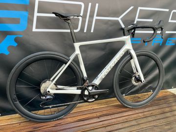 Used Colnago V4Rs Disc Ultegra Di2 8100 w/Fulcrum Racing 600 Wheels 2024 2024 Road & Gravel