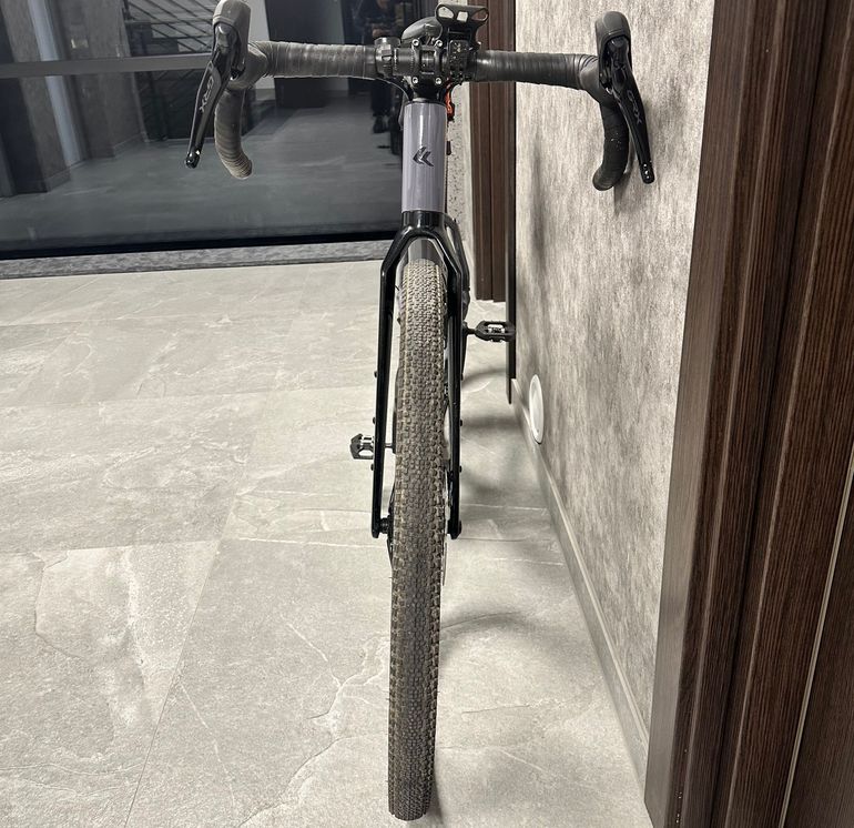 Used Kross Esker 5.0 2024 2024 Road & Gravel, Light Gray — image 4 of 13