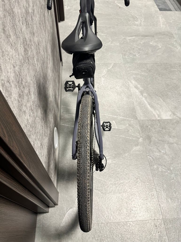 Used Kross Esker 5.0 2024 2024 Road & Gravel, Light Gray — image 12 of 13