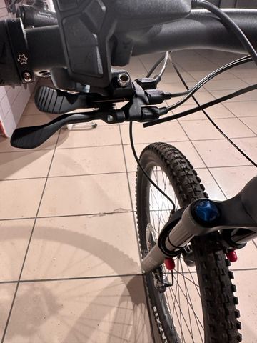 Scott Patron eRIDE 900 2022 Mountainbike usato, Nero — immagine 10 di 18