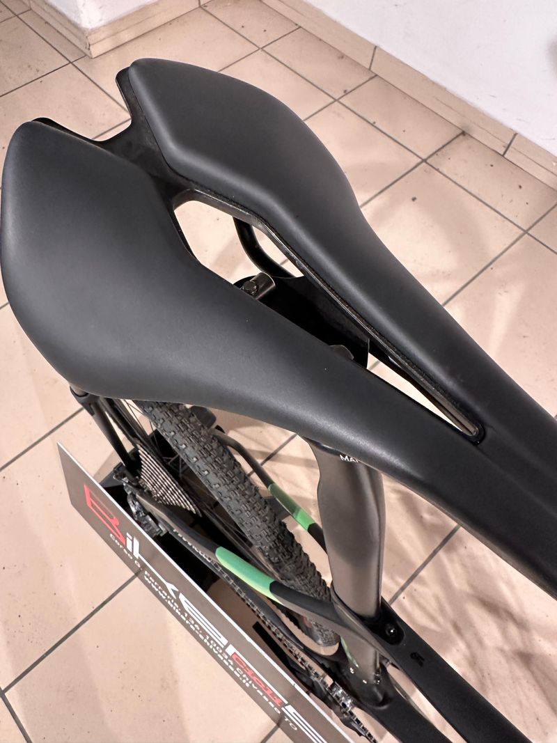 Used Pinarello Grevil Shimano GRX 2023 Road & Gravel, Green — image 3 of 13