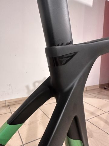 Used Pinarello Grevil Shimano GRX 2023 Road & Gravel, Green — image 12 of 13