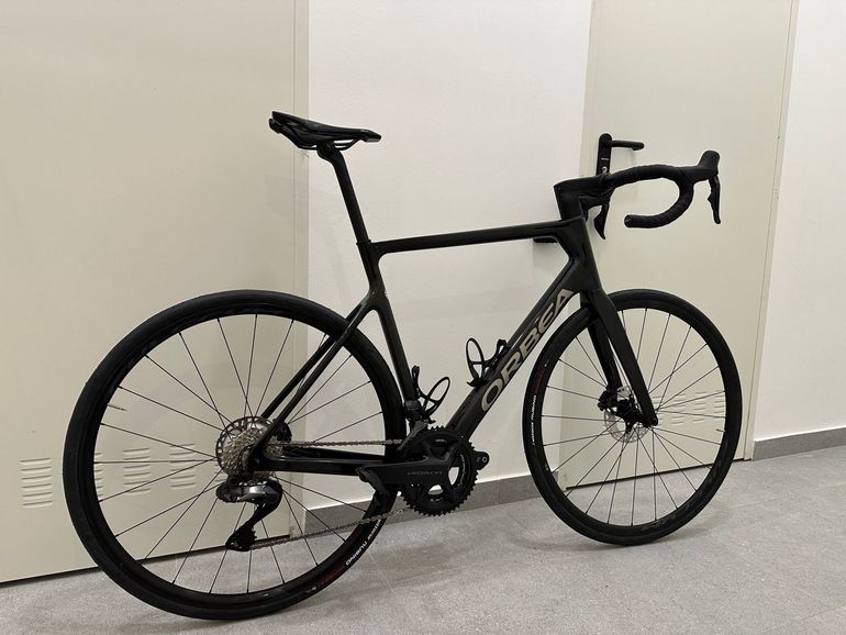 Gebrauchtes Orbea ORCA M20iTEAM 2022 2022 Road & Gravel, Schwarz — Bild 1 von 3