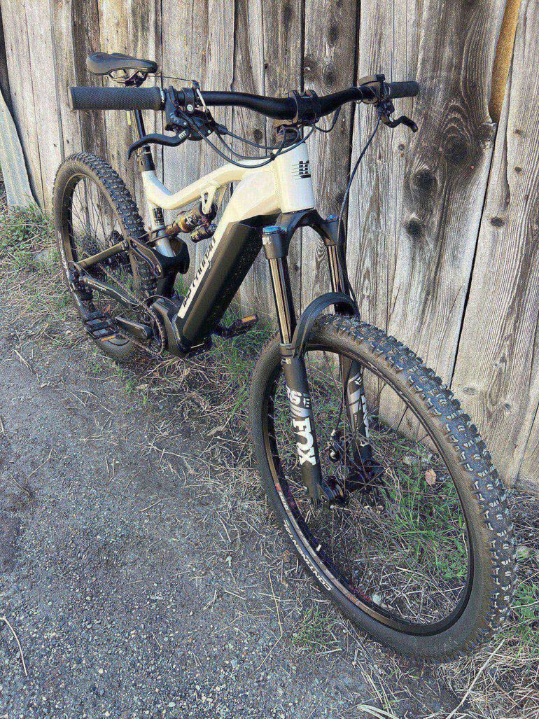 Lee Cougan E-QUEST Team 2023 2023 Mountainbike usato, Bianco — immagine 2 di 8