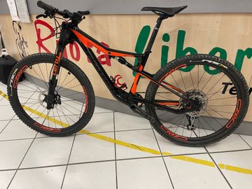 Cannondale Scalpel Si Carbon 2 Eagle 2017 Mountainbike usato, Arancione — immagine 2 di 13