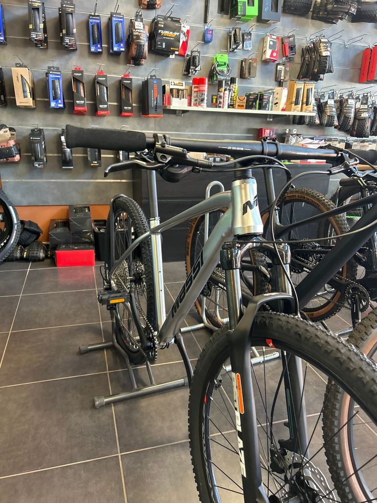 Gebrauchtes Massi Fura 2025 Mountainbike, Hellgrau — Bild 2 von 3